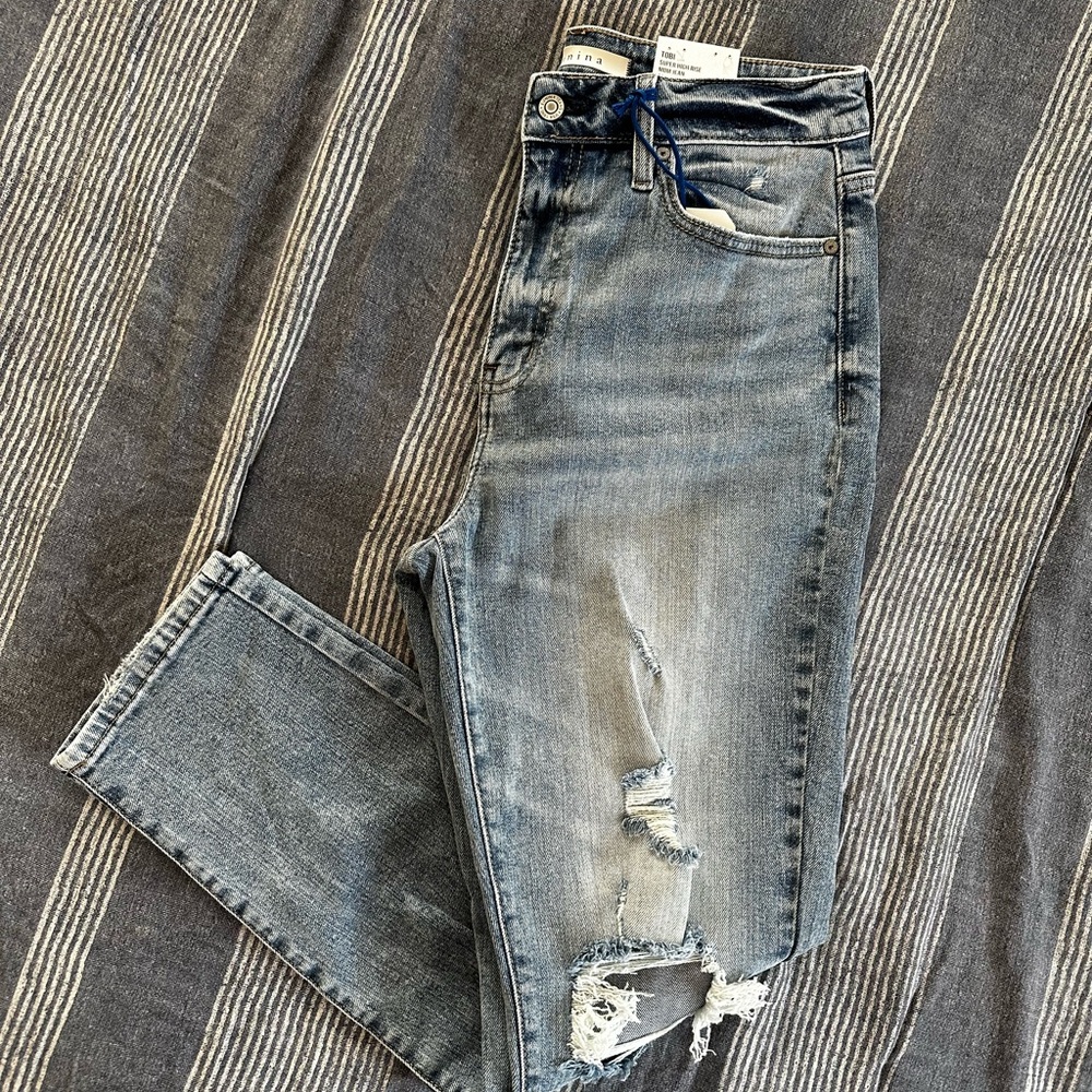 Eunina Blue Ankle Cropped Jeans with Distressed Details